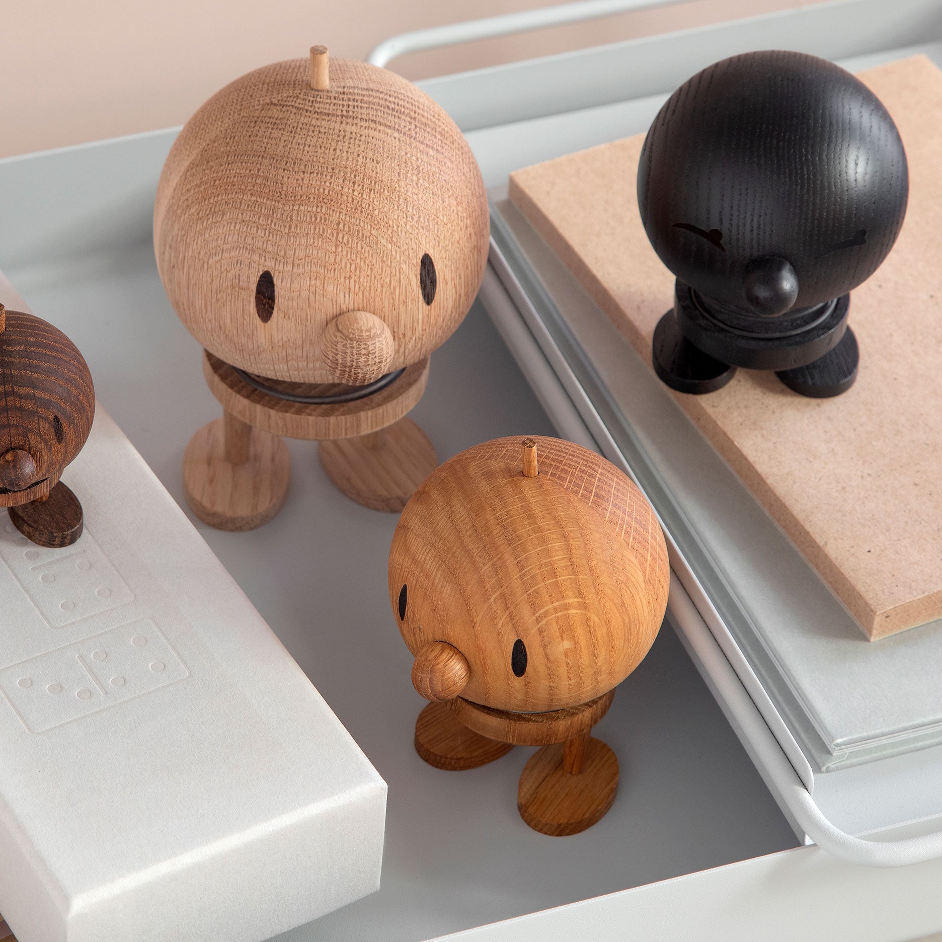 Bumble mellem egetræ